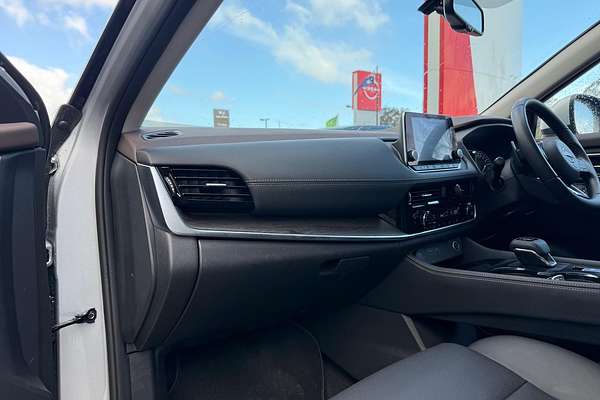 2024 Nissan X-TRAIL ST-L T33