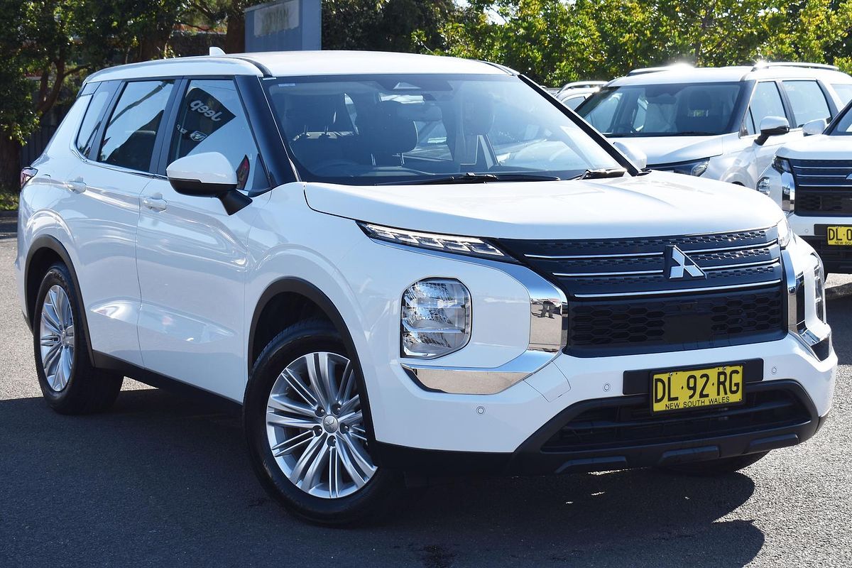 2024 Mitsubishi Outlander ES ZM