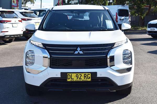 2024 Mitsubishi Outlander ES ZM
