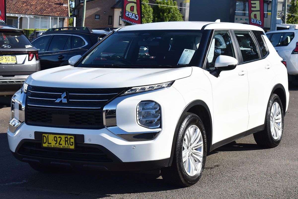 2024 Mitsubishi Outlander ES ZM