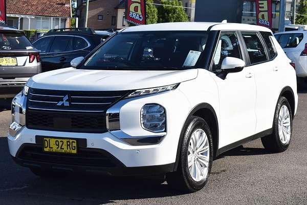 2024 Mitsubishi Outlander ES ZM