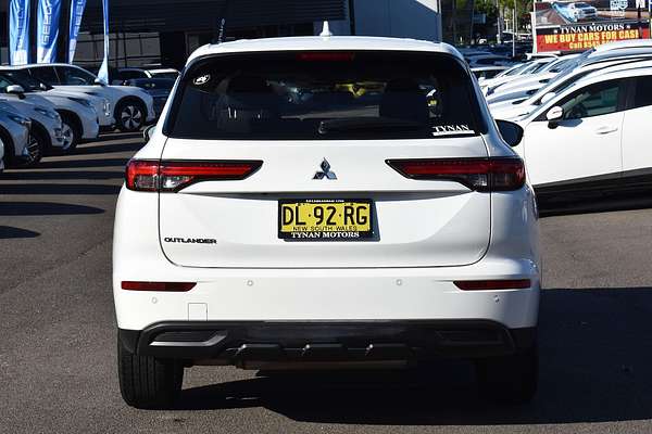 2024 Mitsubishi Outlander ES ZM