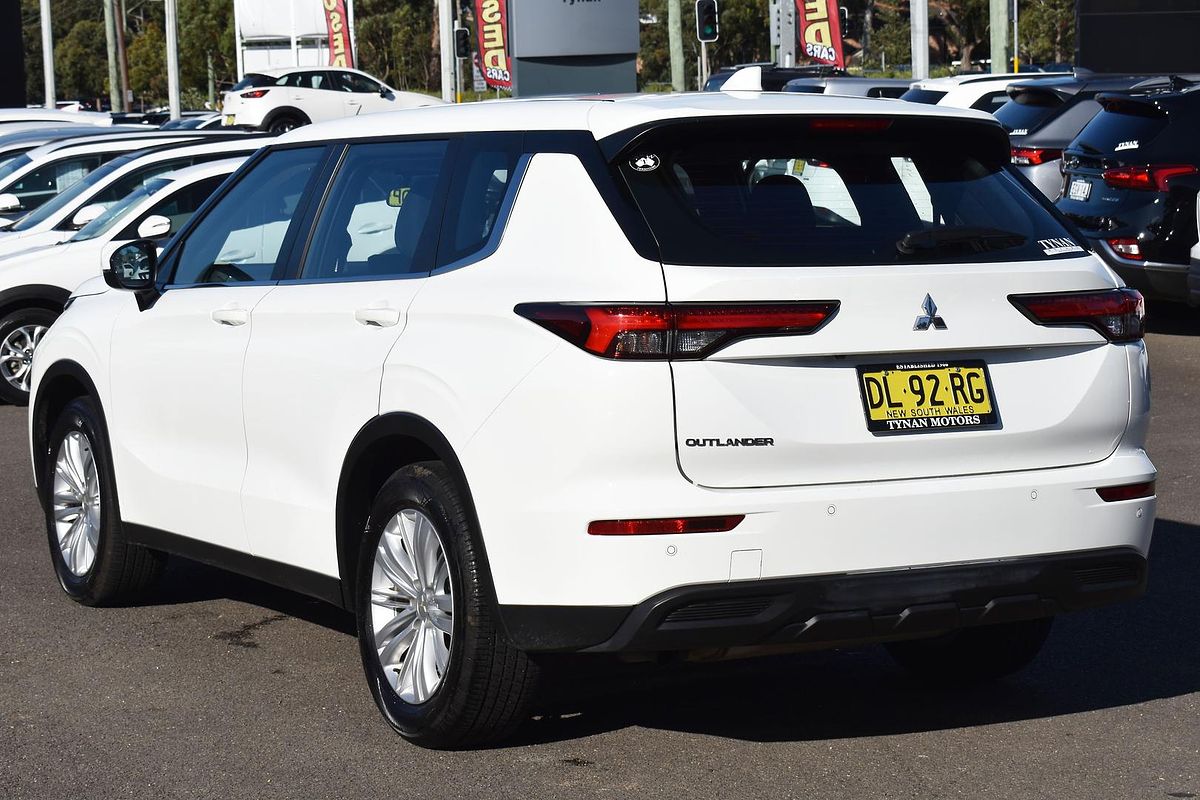 2024 Mitsubishi Outlander ES ZM