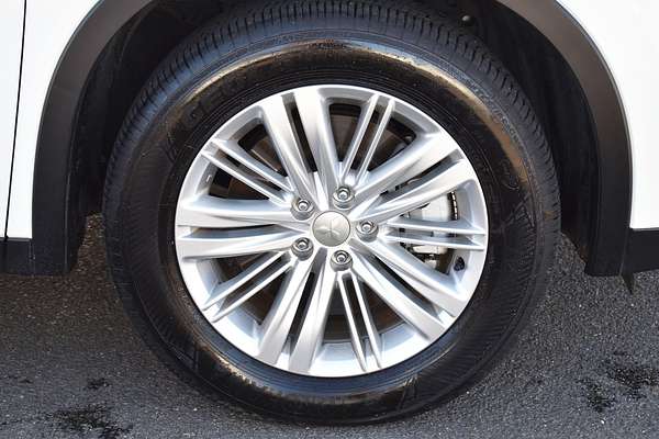 2024 Mitsubishi Outlander ES ZM