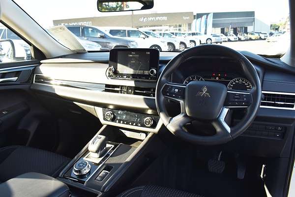 2024 Mitsubishi Outlander ES ZM
