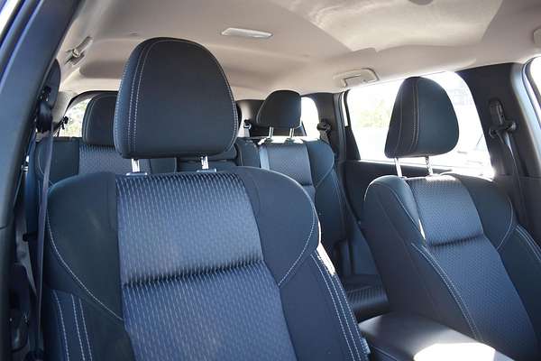 2024 Mitsubishi Outlander ES ZM