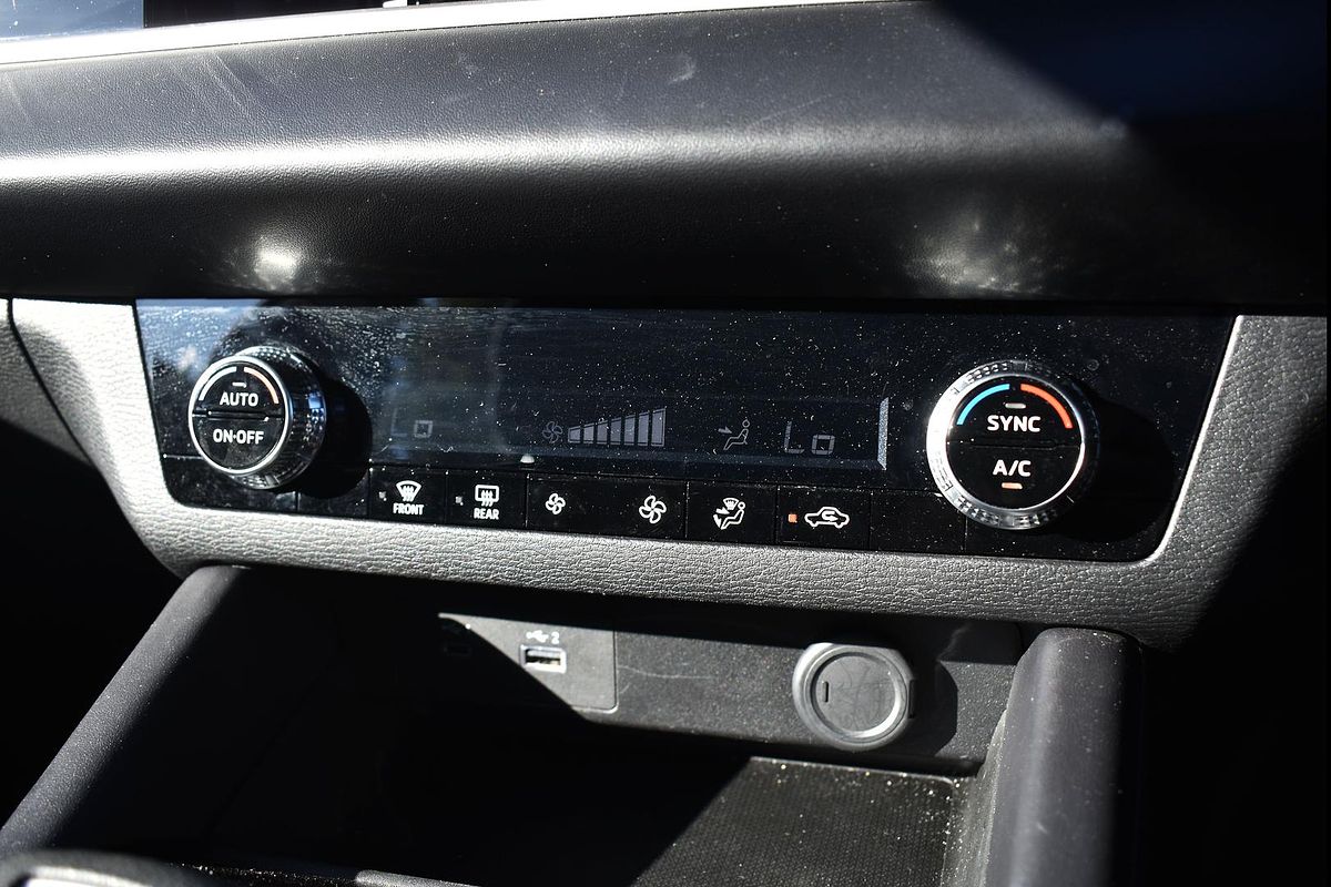 2024 Mitsubishi Outlander ES ZM