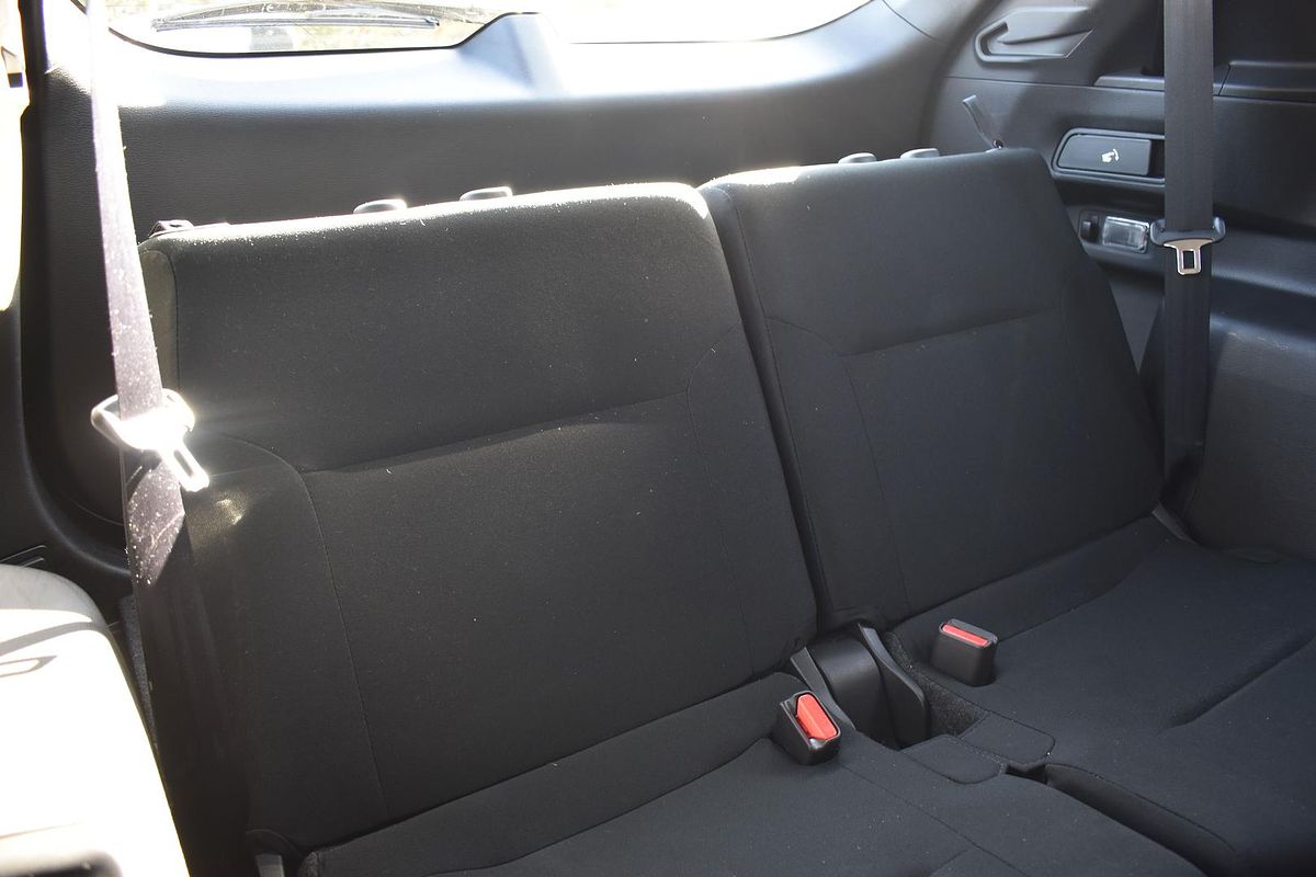 2024 Mitsubishi Outlander ES ZM