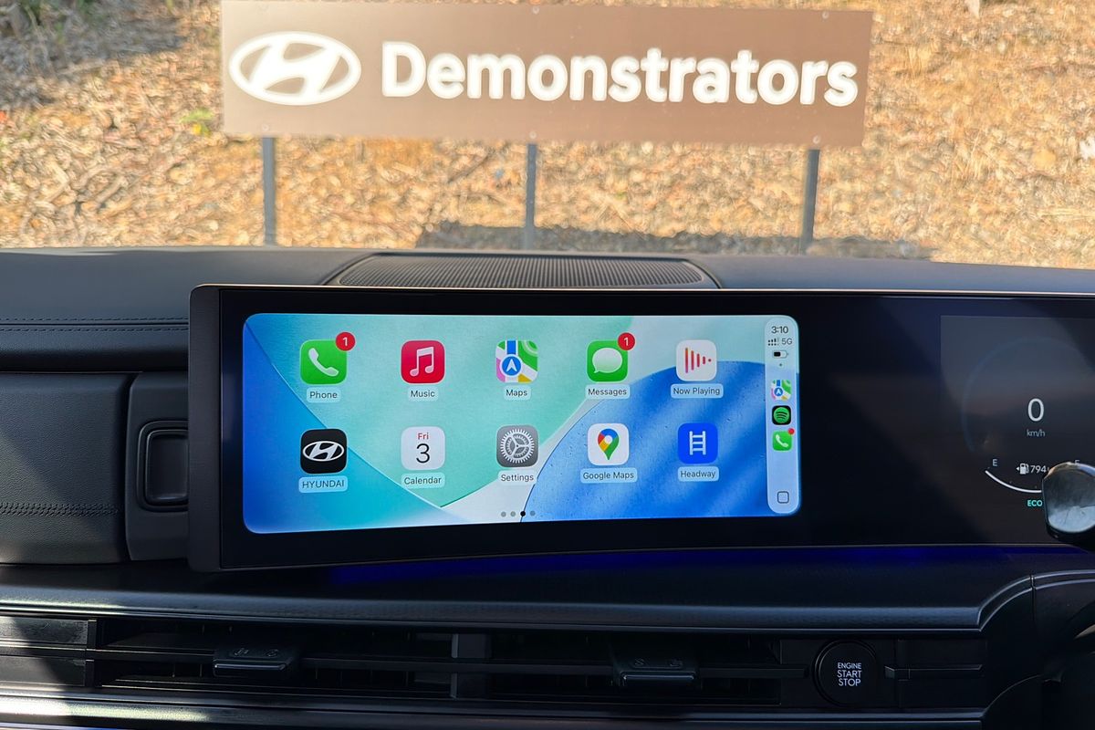 2025 Hyundai Santa Fe Hybrid Calligraphy MX5.V1