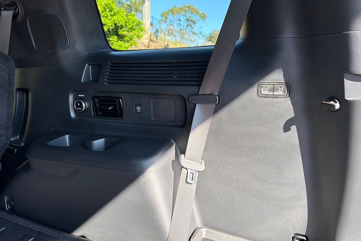 2025 Hyundai Santa Fe Hybrid Calligraphy MX5.V1