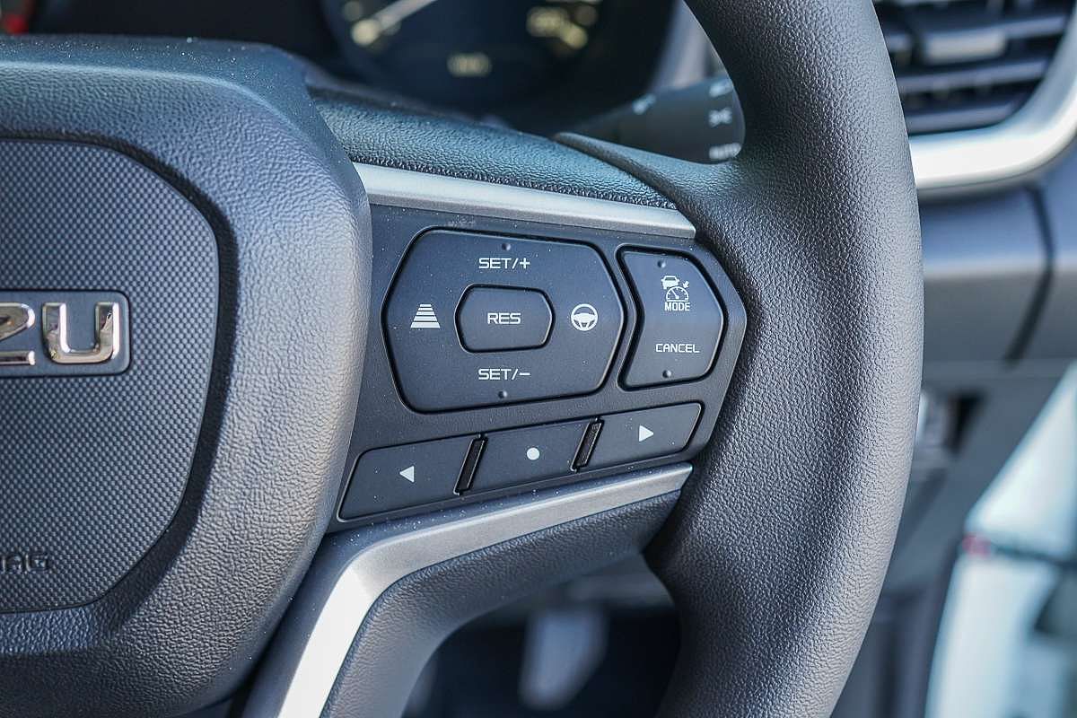 2025 Isuzu MU-X LS-M