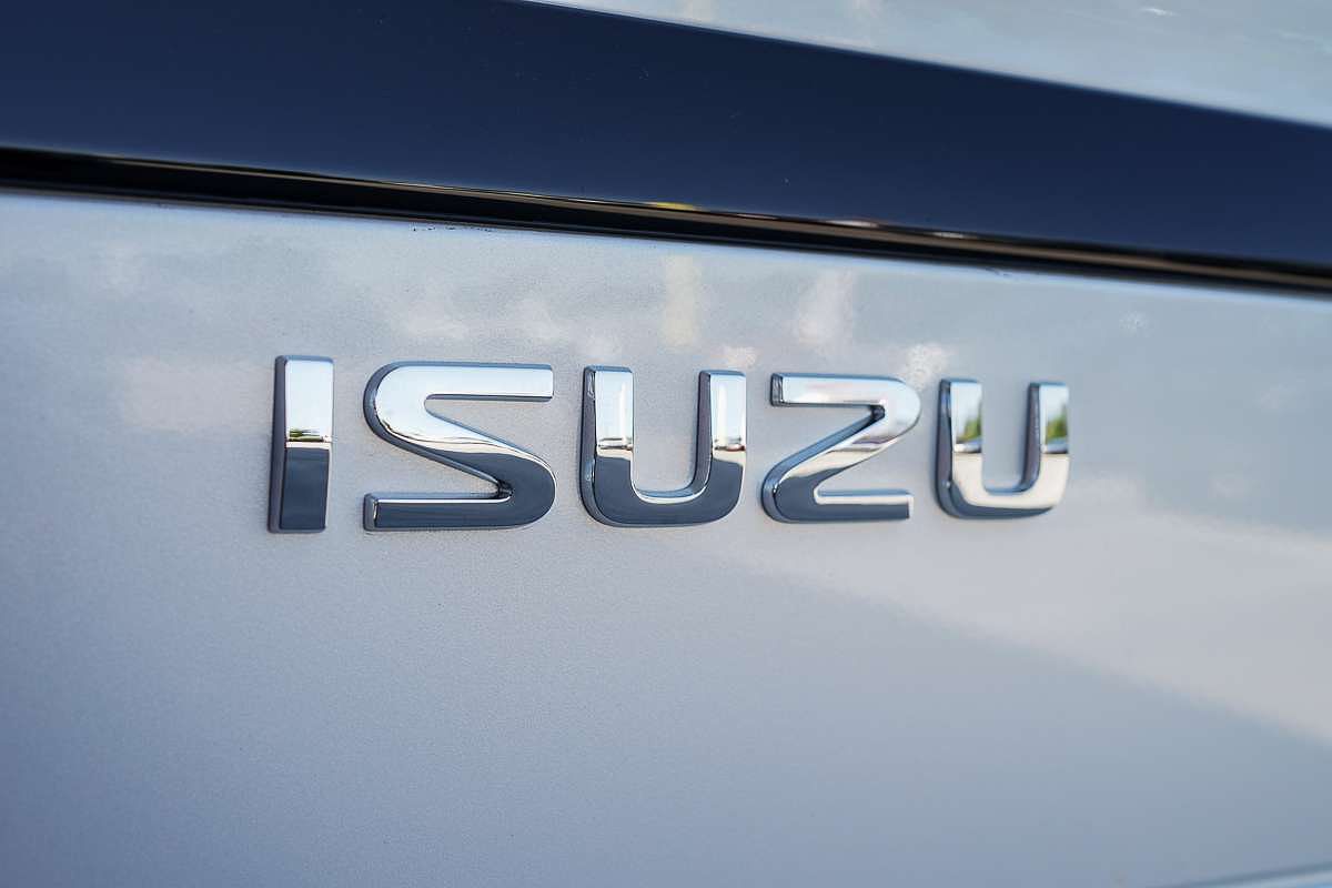 2025 Isuzu MU-X LS-T
