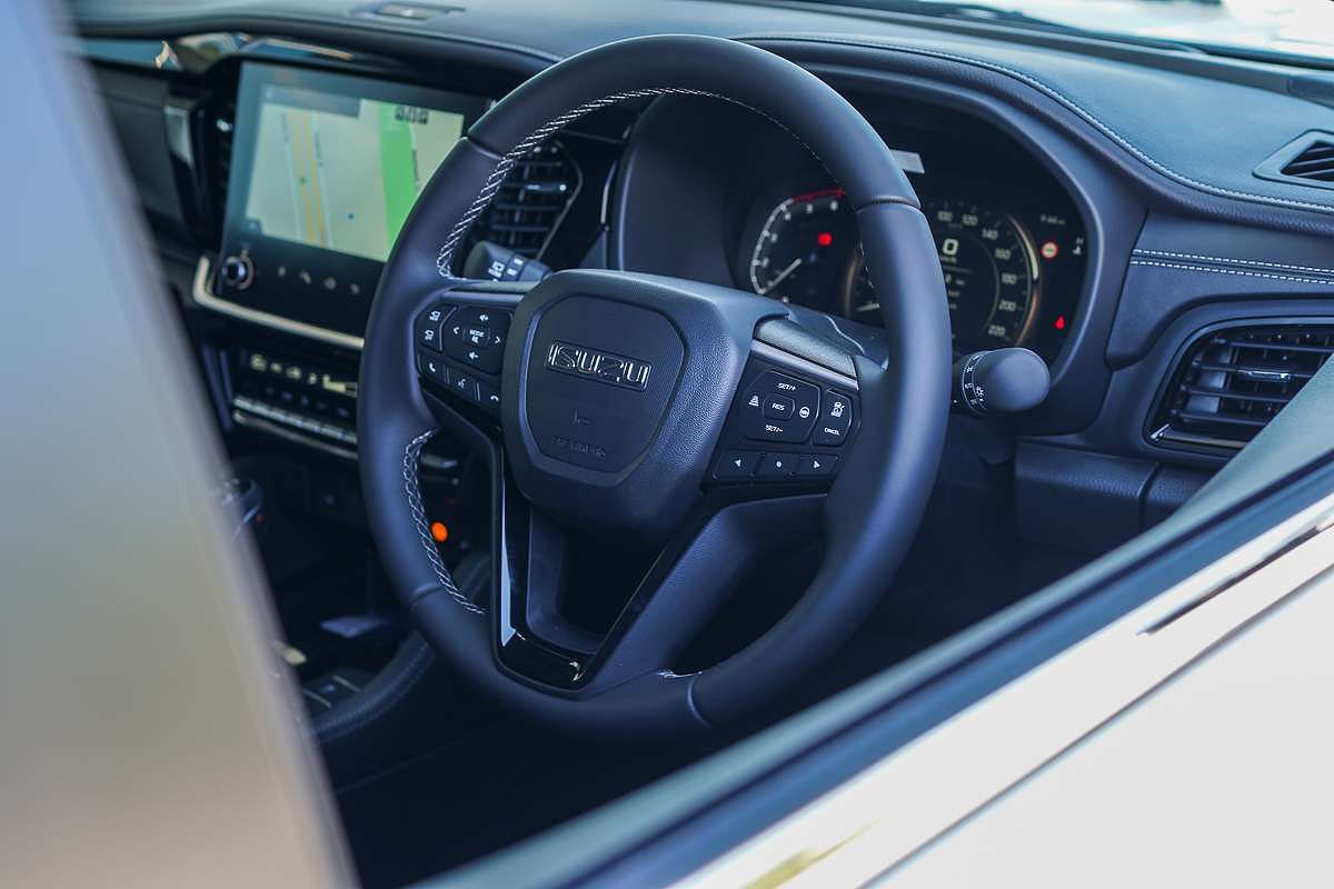 2025 Isuzu MU-X LS-T