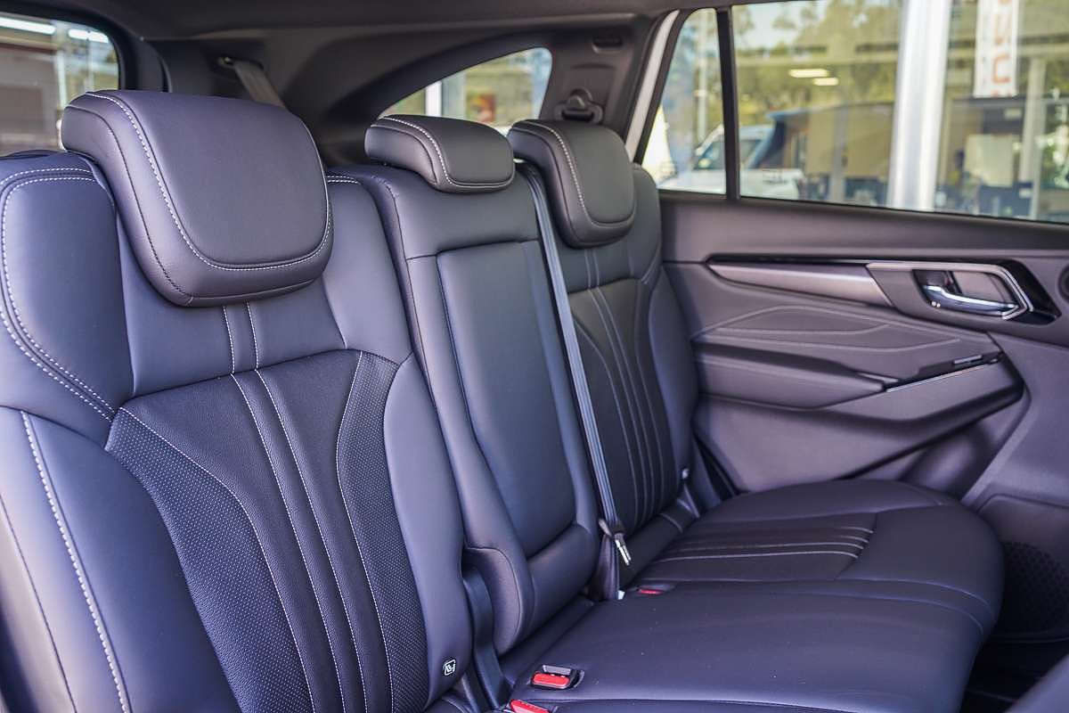 2025 Isuzu MU-X LS-T