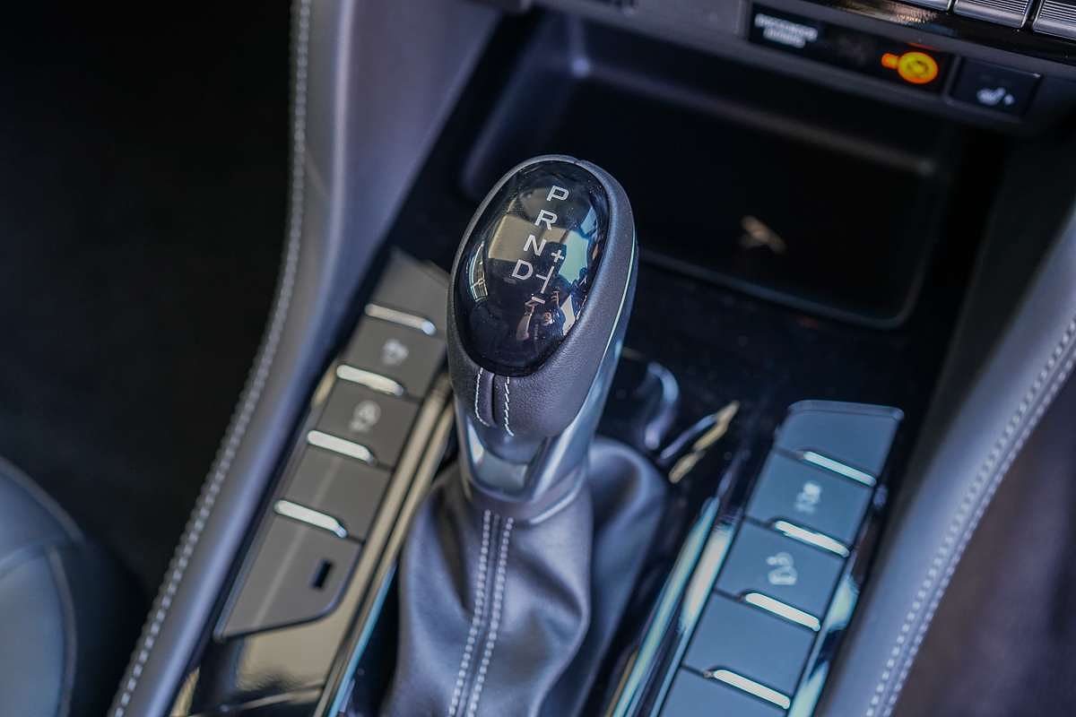 2025 Isuzu MU-X LS-T