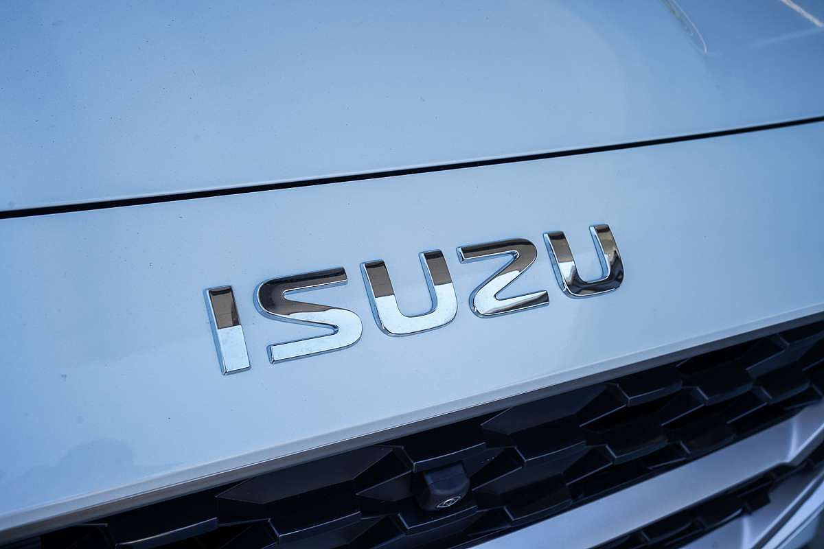 2025 Isuzu MU-X LS-T