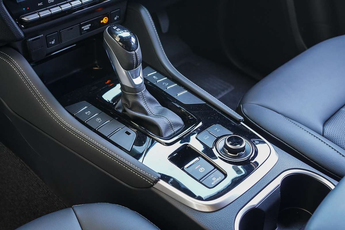 2025 Isuzu MU-X LS-T