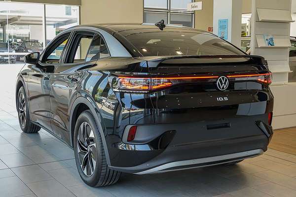 2025 Volkswagen ID.5 Pro E2