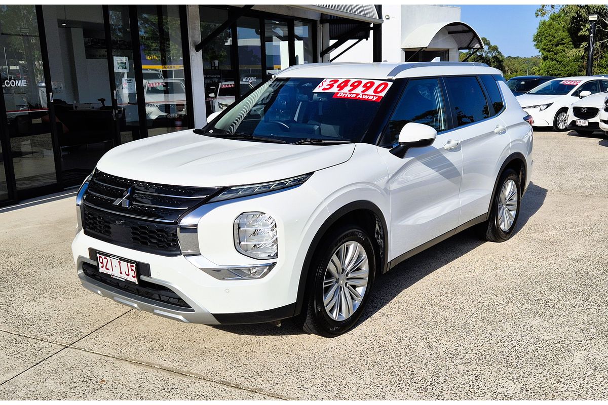 2023 Mitsubishi Outlander LS ZM