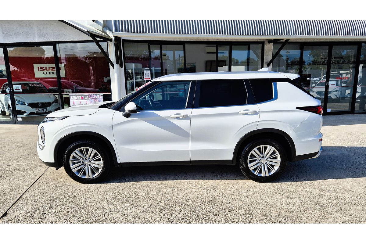 2023 Mitsubishi Outlander LS ZM