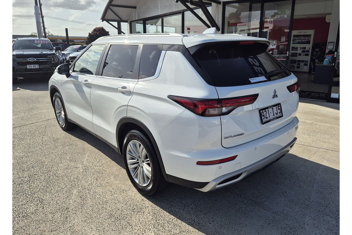 2023 Mitsubishi Outlander LS ZM
