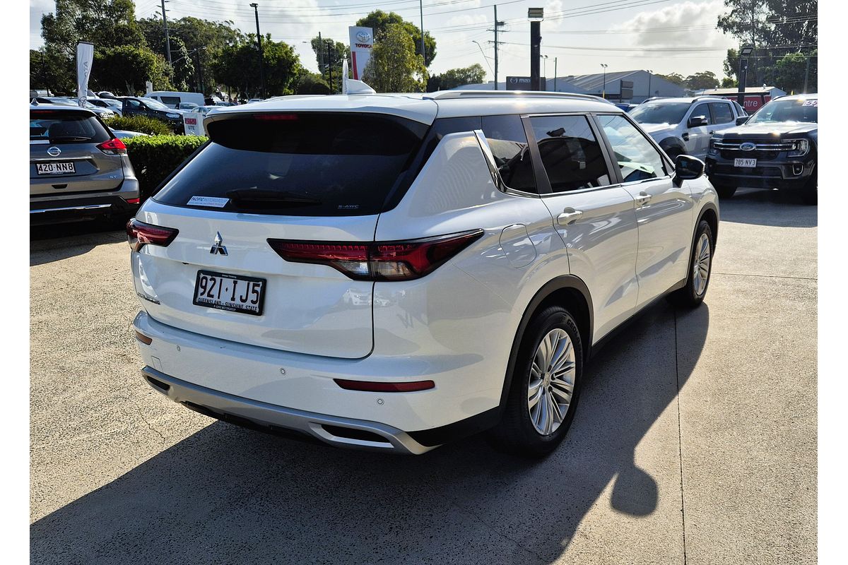 2023 Mitsubishi Outlander LS ZM
