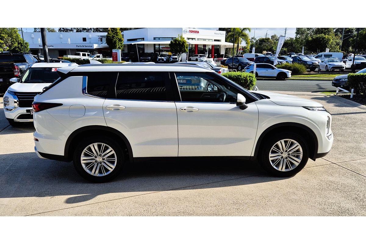 2023 Mitsubishi Outlander LS ZM