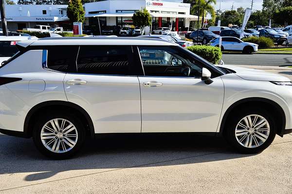 2023 Mitsubishi Outlander LS ZM