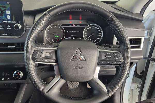 2023 Mitsubishi Outlander LS ZM
