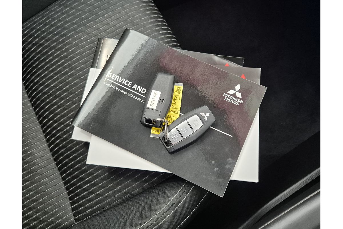 2023 Mitsubishi Outlander LS ZM