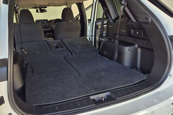 2023 Mitsubishi Outlander LS ZM