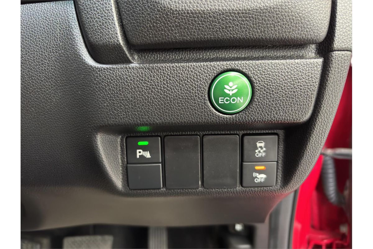 2014 Honda FIT HYBRID F PKG GP5