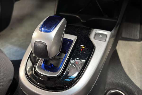2014 Honda FIT HYBRID F PKG GP5
