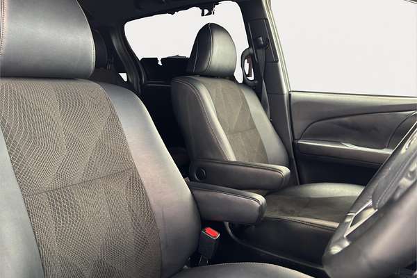 2018 Toyota Estima Aeras Premium Welcab