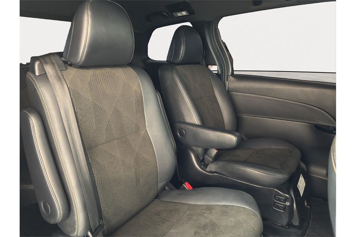 2018 Toyota Estima Aeras Premium Welcab