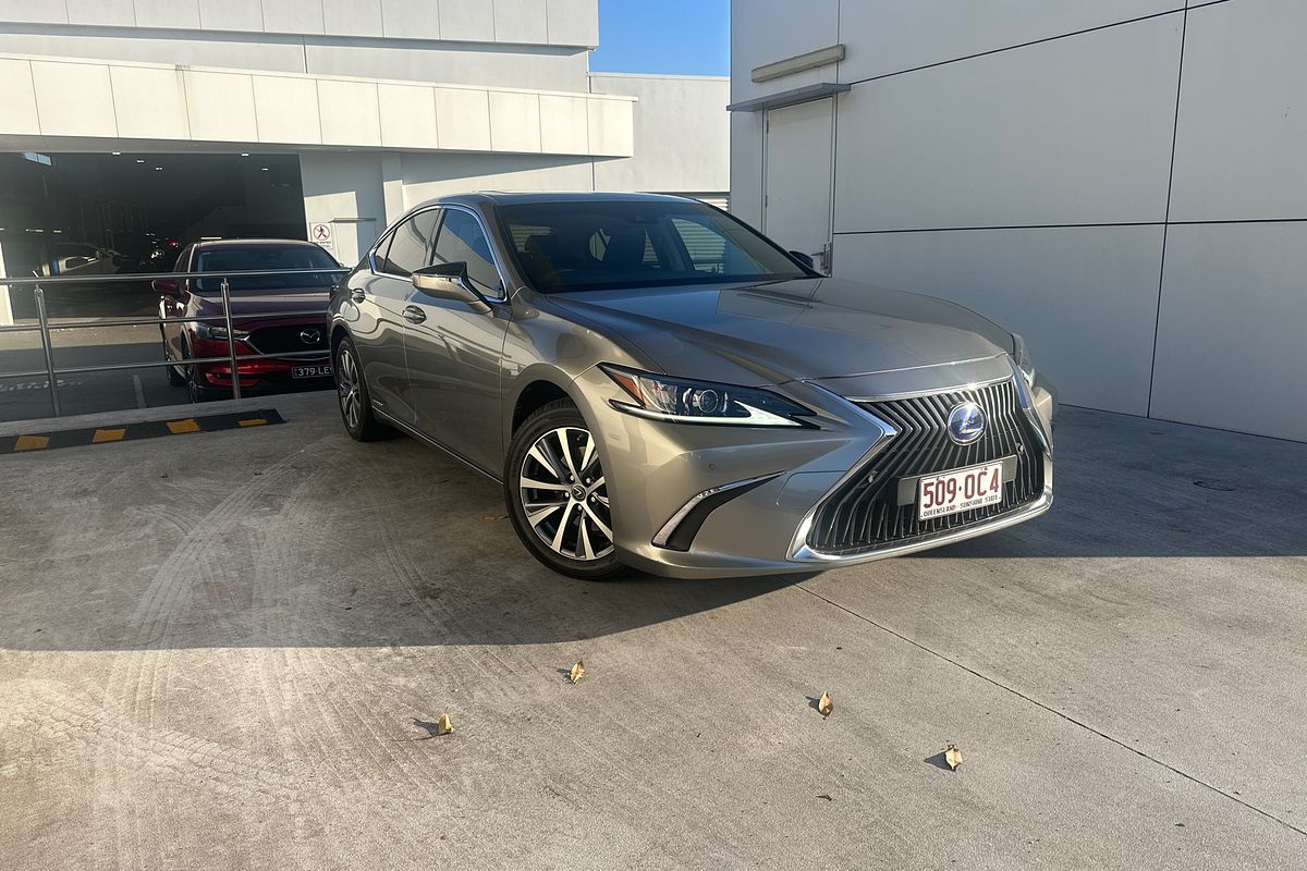 2019 Lexus ES ES300h Luxury AXZH10R