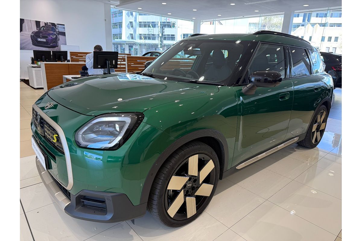 2024 MINI Countryman SE Classic U25