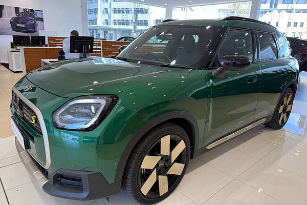2024 MINI Countryman SE Classic U25