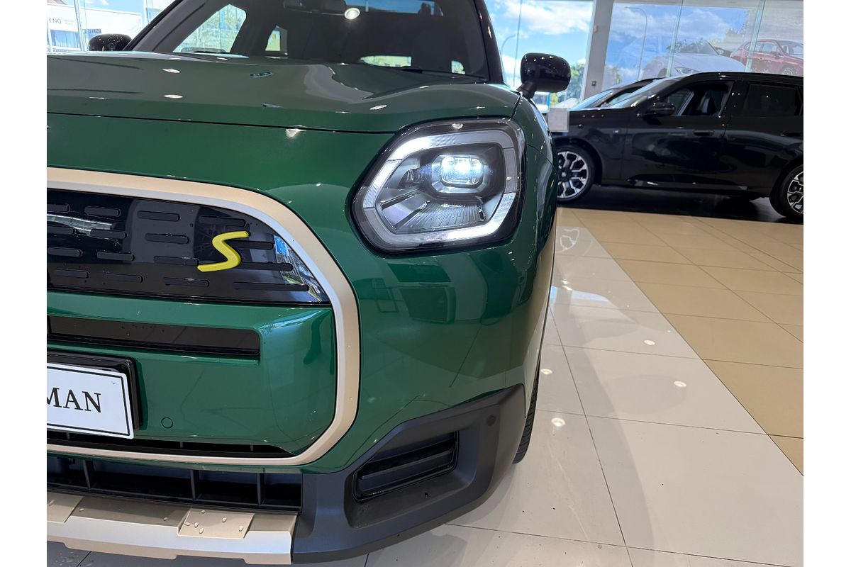 2024 MINI Countryman SE Classic U25