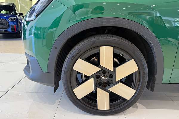 2024 MINI Countryman SE Classic U25