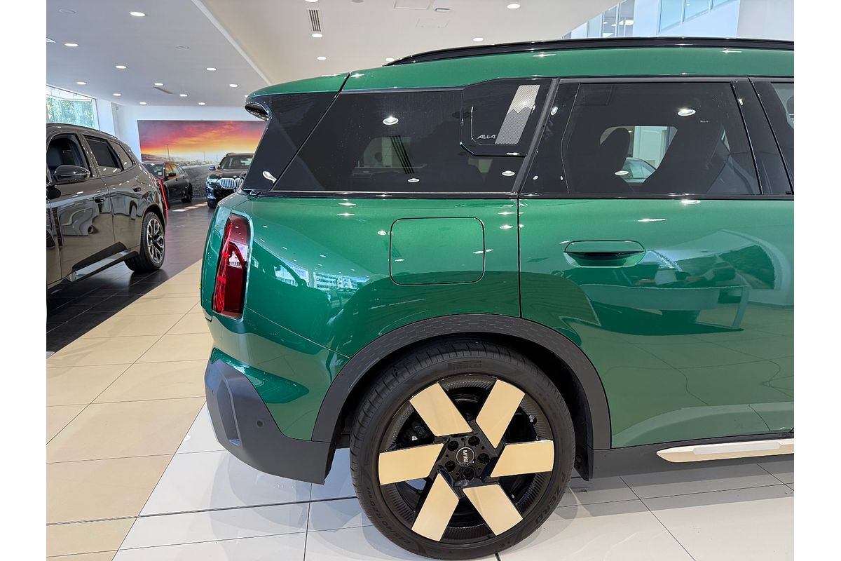 2024 MINI Countryman SE Classic U25