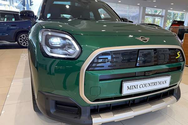 2024 MINI Countryman SE Classic U25