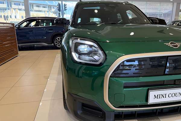 2024 MINI Countryman SE Classic U25
