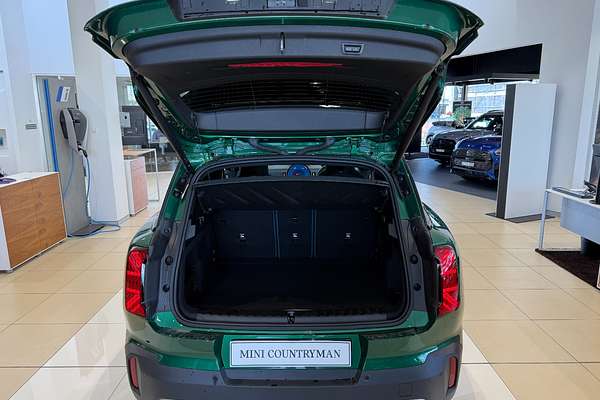 2024 MINI Countryman SE Classic U25