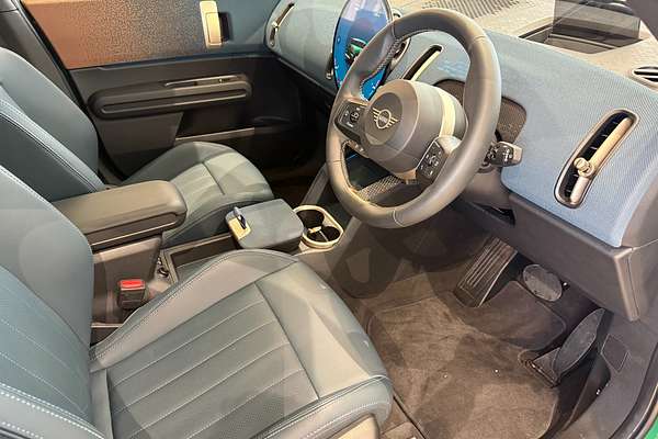 2024 MINI Countryman SE Classic U25