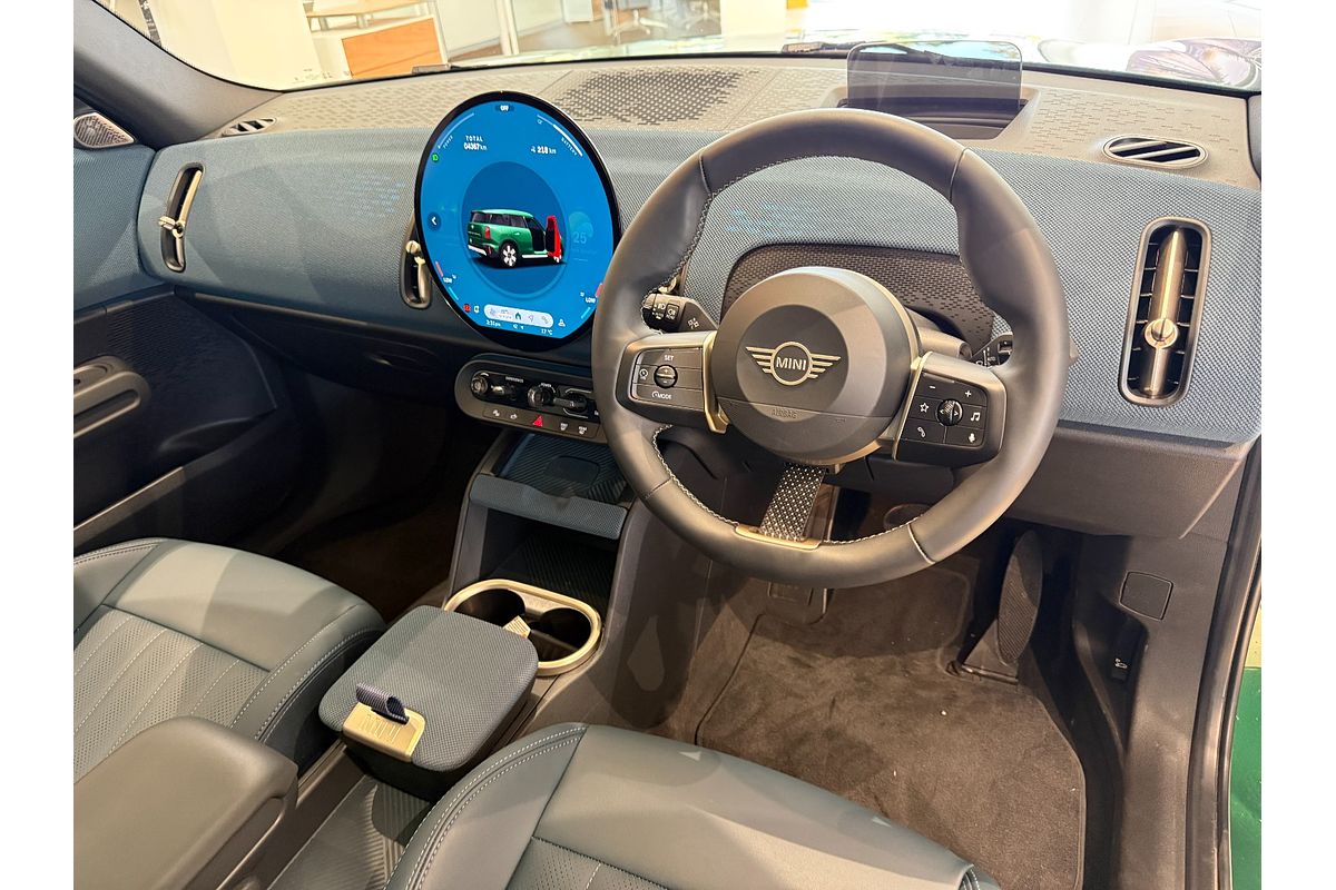 2024 MINI Countryman SE Classic U25