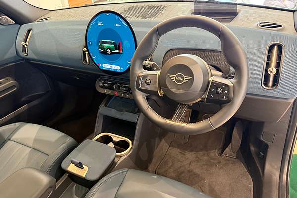 2024 MINI Countryman SE Classic U25