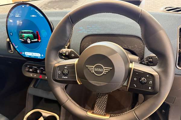 2024 MINI Countryman SE Classic U25