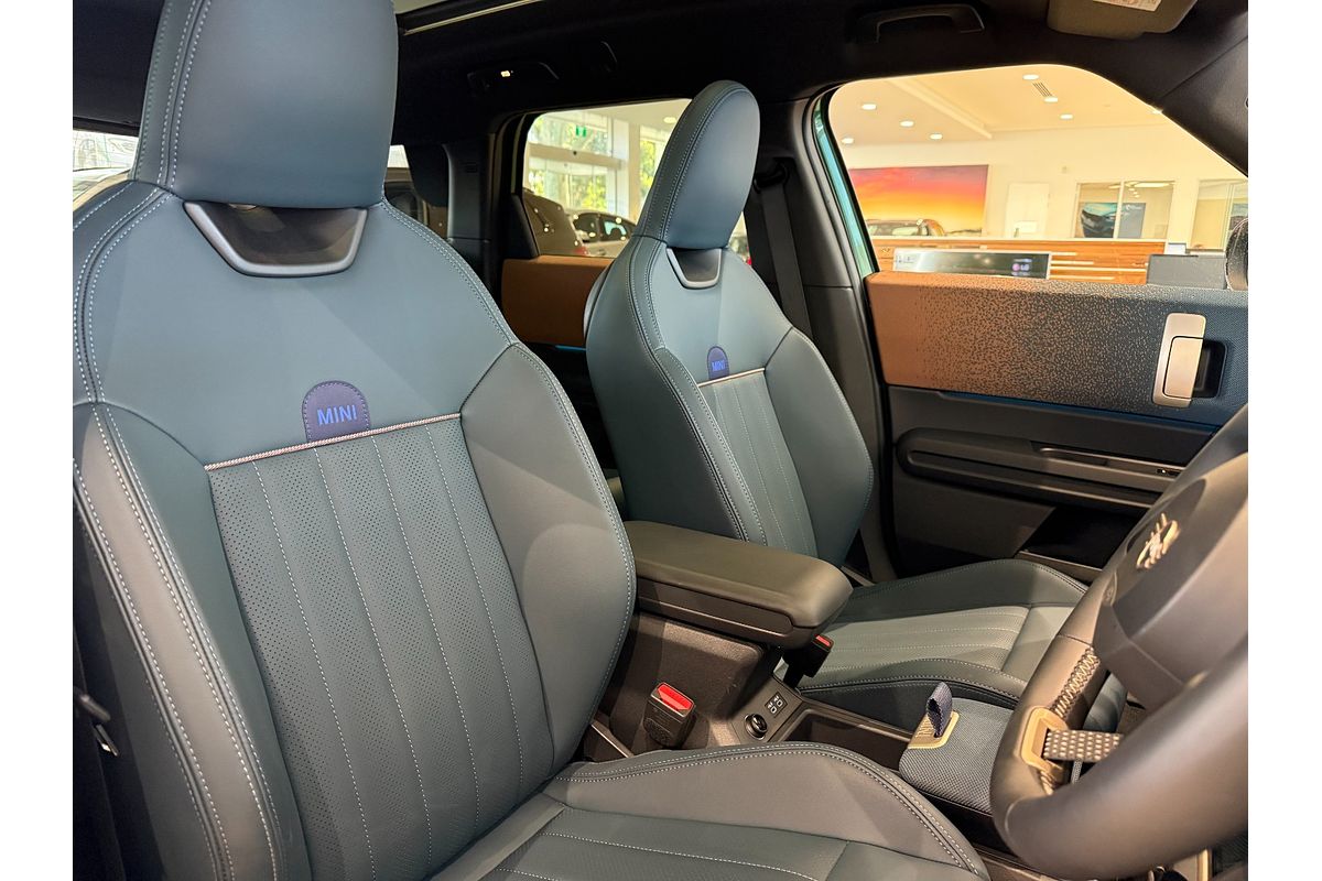 2024 MINI Countryman SE Classic U25