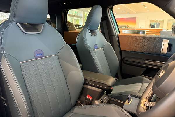 2024 MINI Countryman SE Classic U25